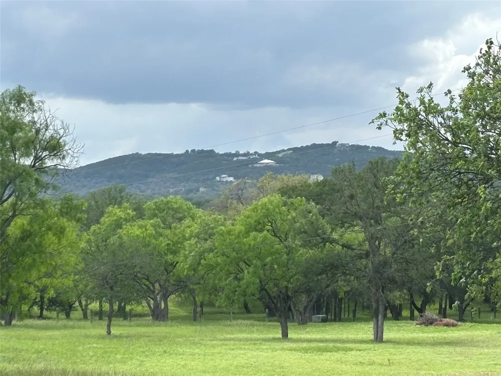 130 Primera Court Kingsland, TX 78609