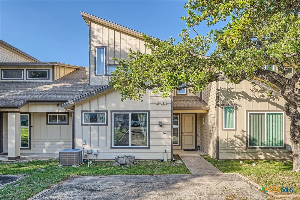 507 Venture Boulevard Point Venture, TX 78645