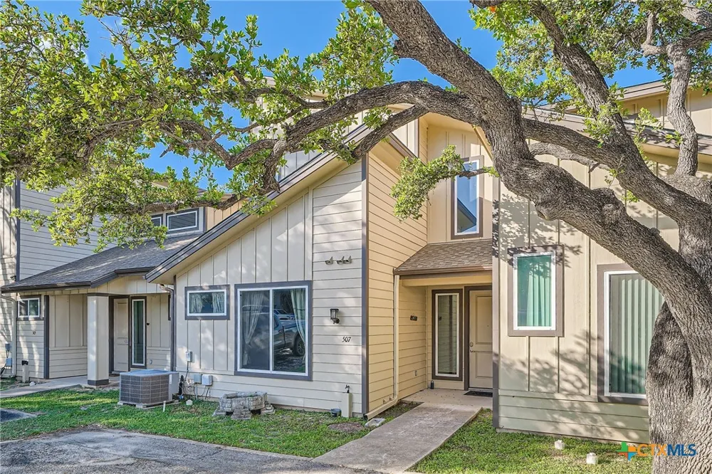507 Venture Boulevard Point Venture, TX 78645