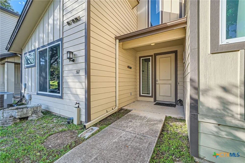 507 Venture Boulevard Point Venture, TX 78645
