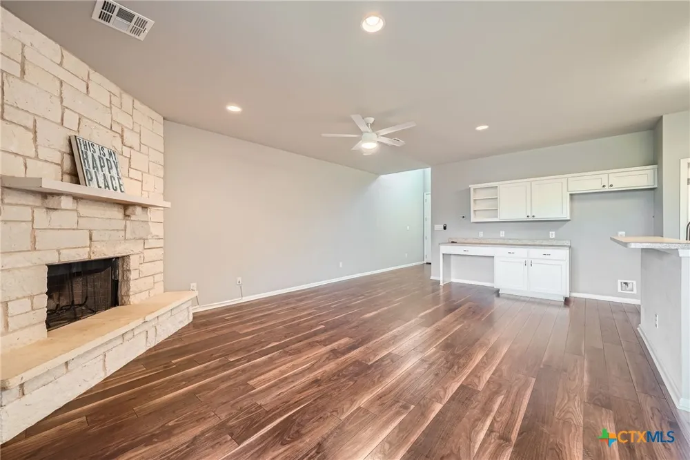 507 Venture Boulevard Point Venture, TX 78645