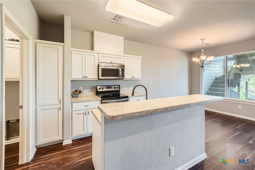 507 Venture Boulevard Point Venture, TX 78645