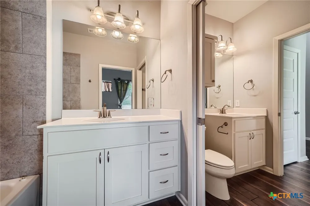 507 Venture Boulevard Point Venture, TX 78645