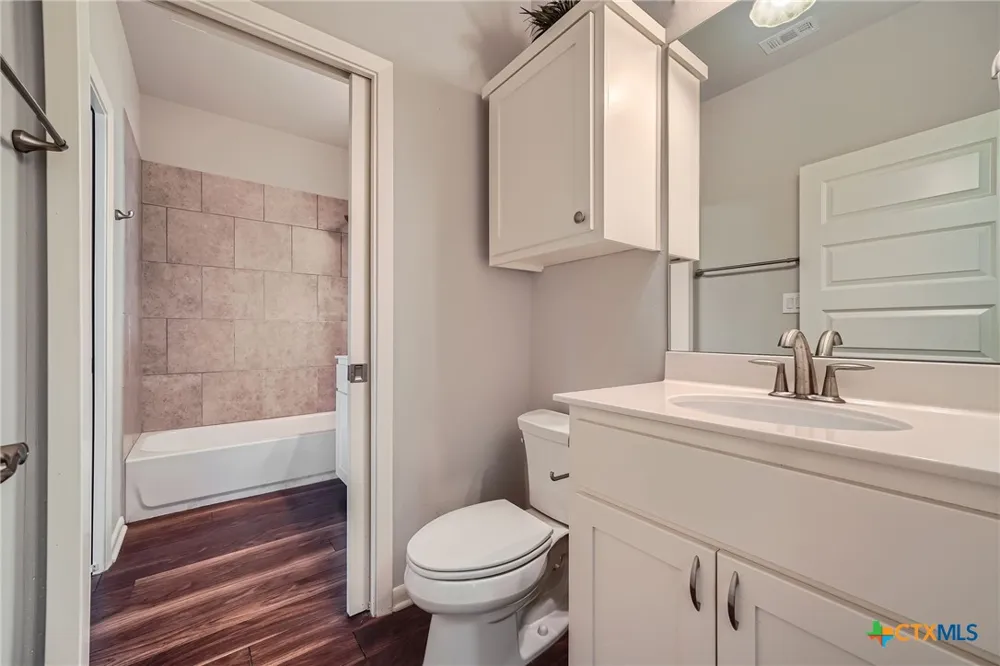507 Venture Boulevard Point Venture, TX 78645
