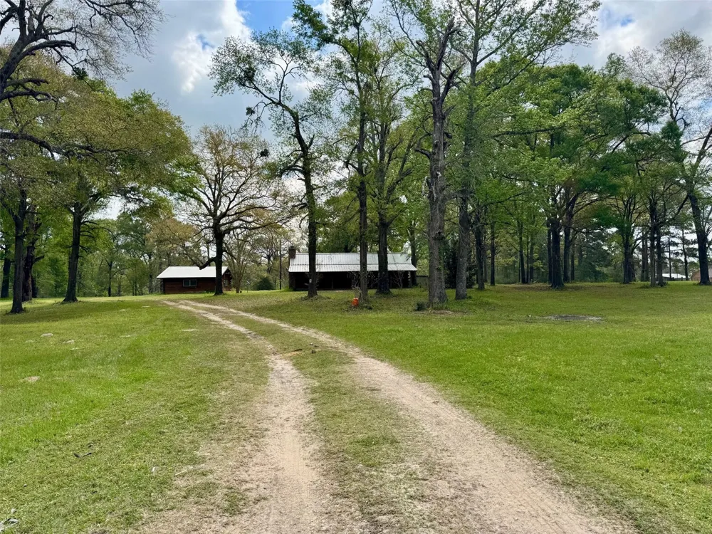 1393 County Road 4020 Crockett, TX 75835