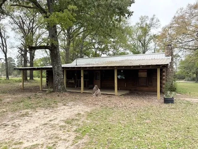 1393 County Road 4020 Crockett, TX 75835