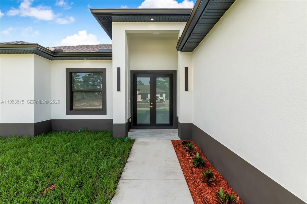 606 Johns Ave Lehigh Acres, FL 33972