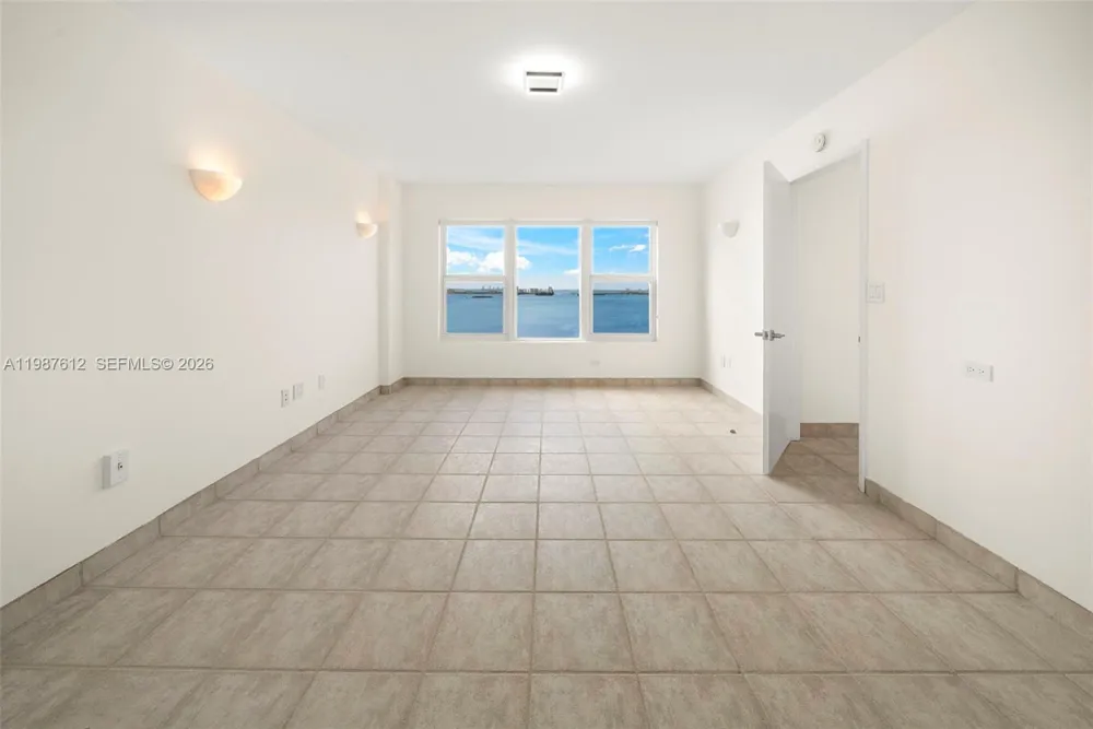 11111 Biscayne Blvd #19D Miami, FL 33181