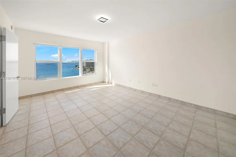 11111 Biscayne Blvd #19D Miami, FL 33181