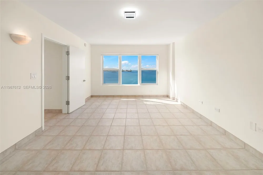 11111 Biscayne Blvd #19D Miami, FL 33181