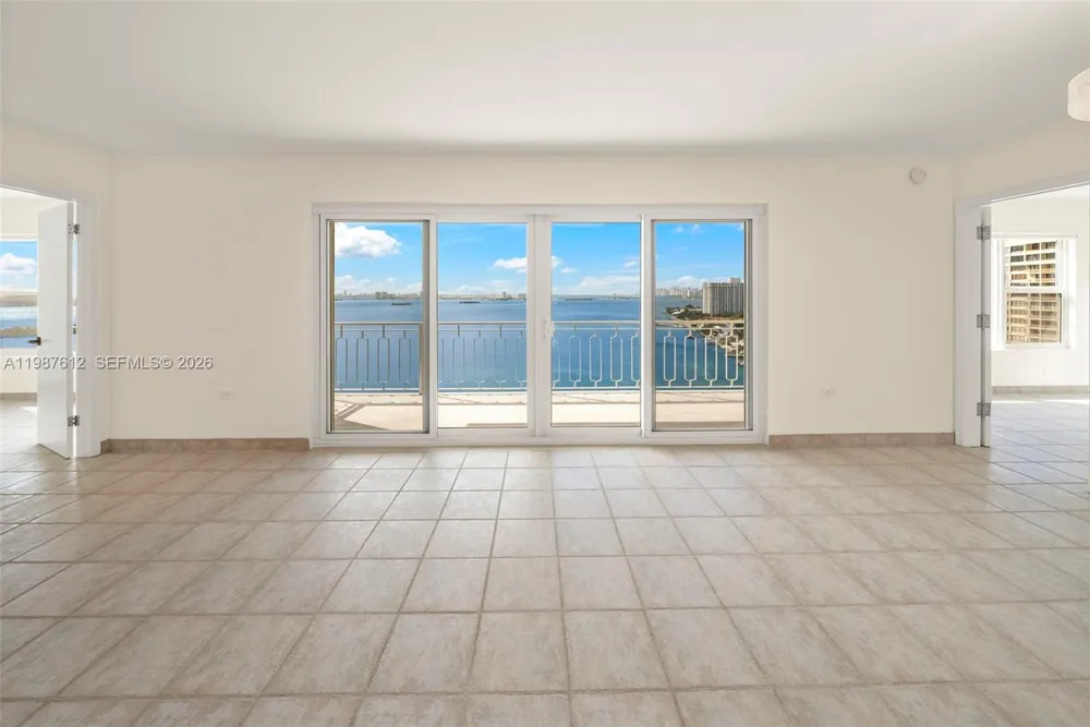 11111 Biscayne Blvd #19D Miami, FL 33181