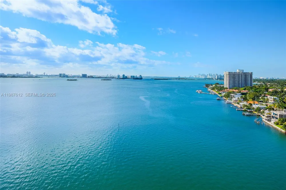 11111 Biscayne Blvd #19D Miami, FL 33181