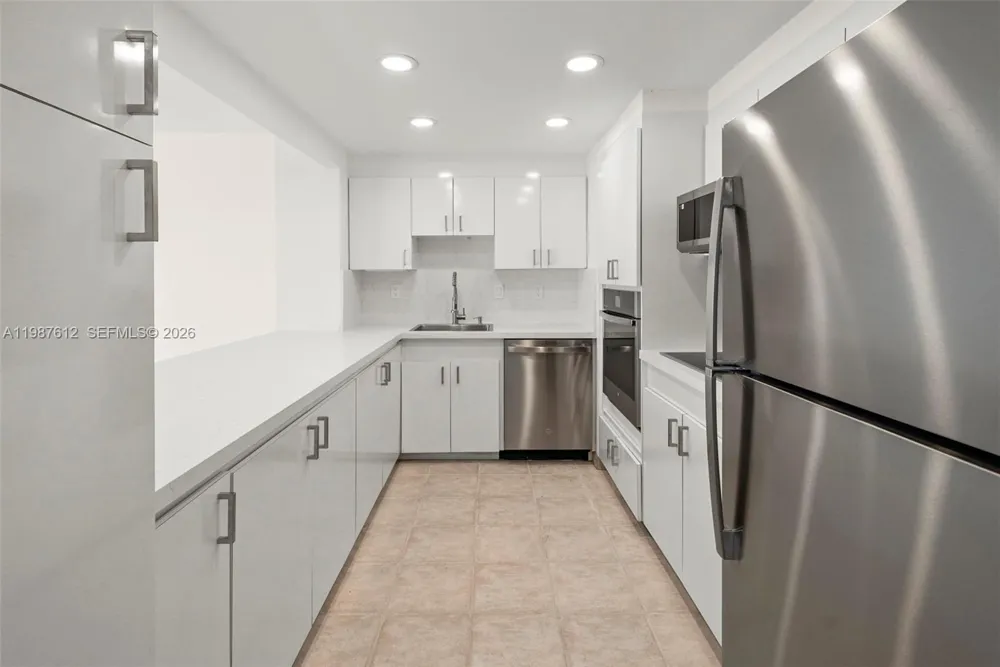 11111 Biscayne Blvd #19D Miami, FL 33181