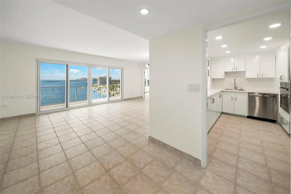 11111 Biscayne Blvd #19D Miami, FL 33181