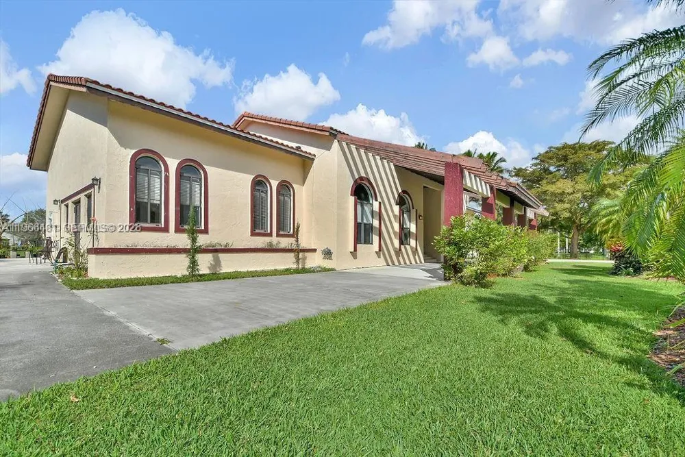 5425 SW 190th Ave #1 Southwest Ranches, FL 33332