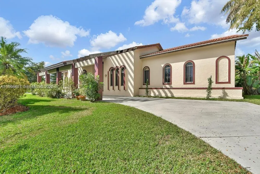 5425 SW 190th Ave #1 Southwest Ranches, FL 33332