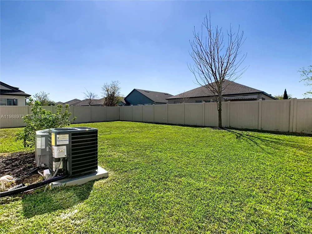 1285 Hilltop Place Saint Cloud, FL 34772