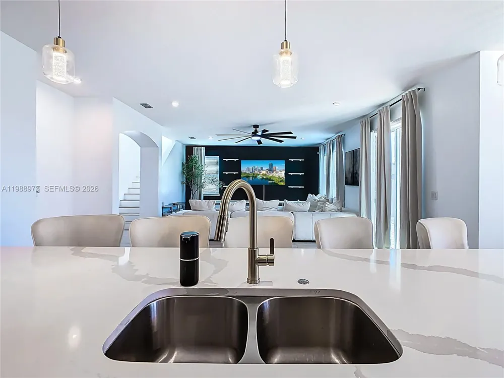1285 Hilltop Place Saint Cloud, FL 34772