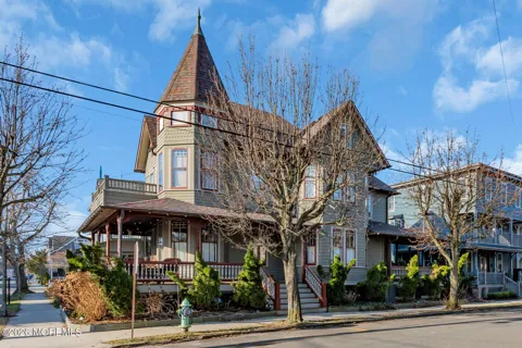 62 Webb Avenue