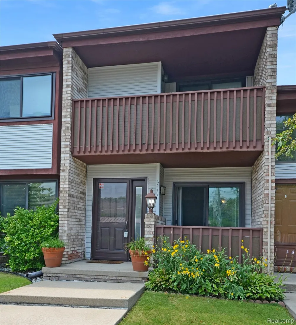 34900 Mercer Fraser City, MI 48026