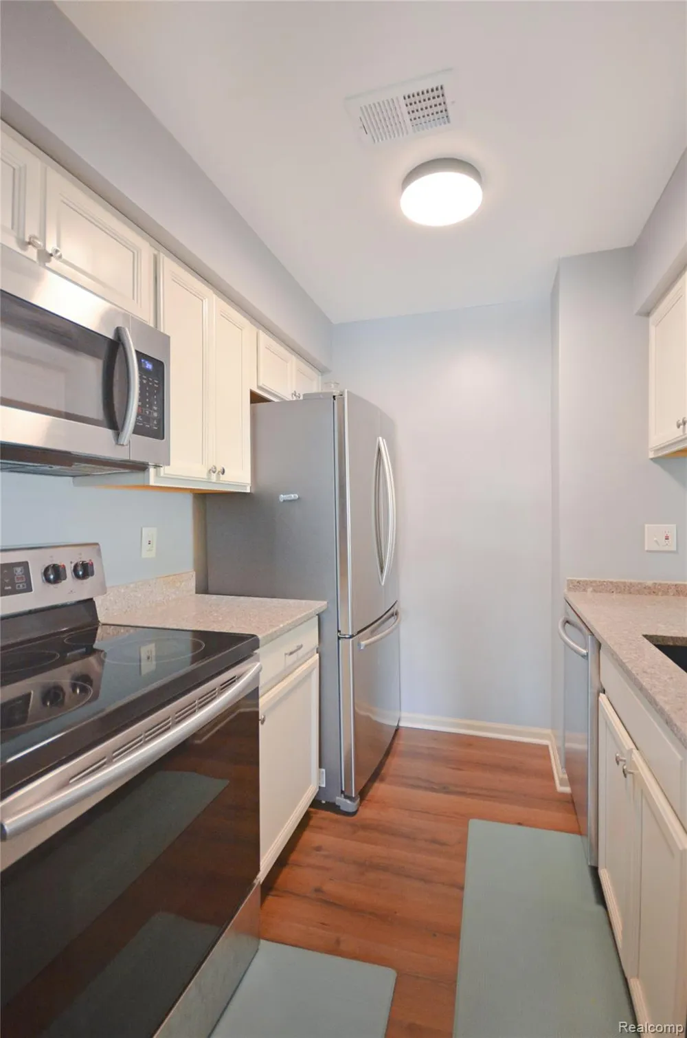 34900 Mercer Fraser City, MI 48026