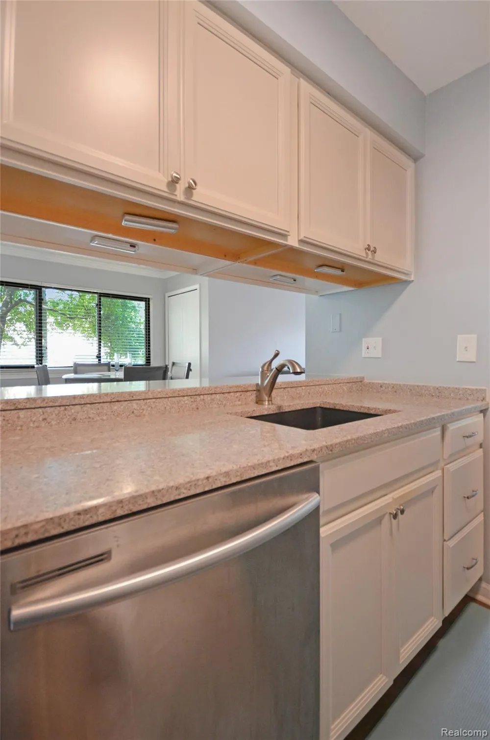 34900 Mercer Fraser City, MI 48026