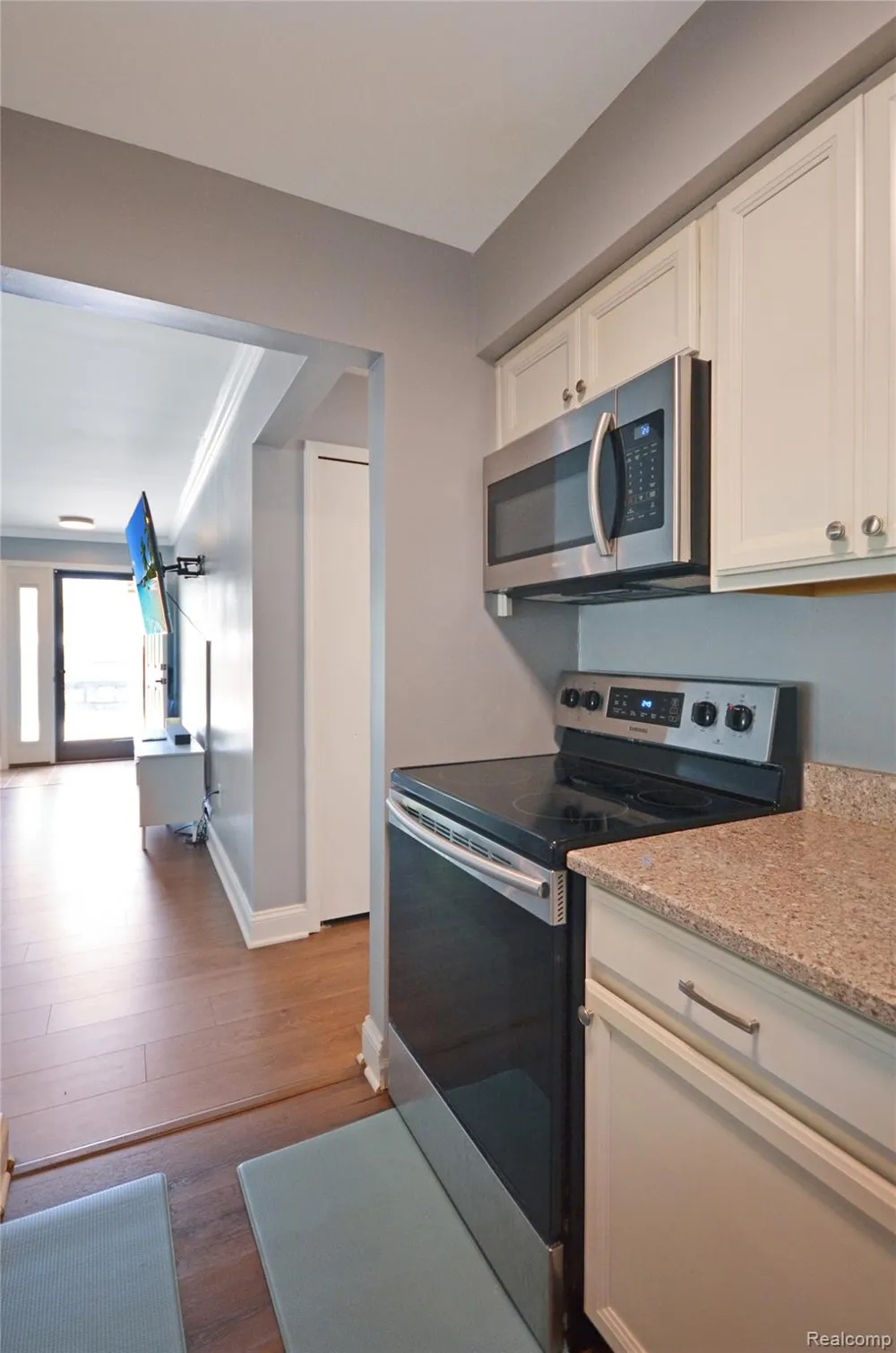 34900 Mercer Fraser City, MI 48026