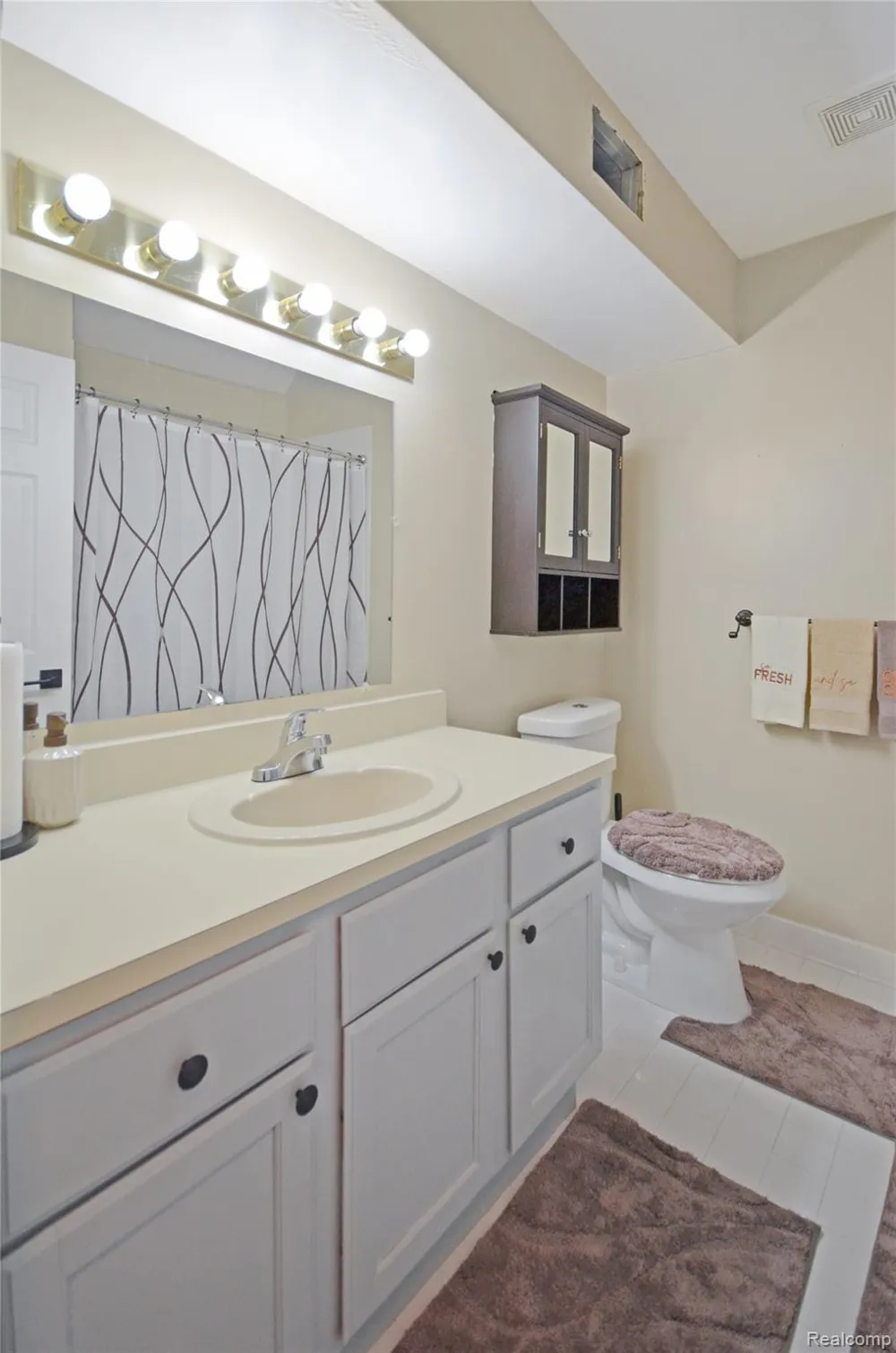 34900 Mercer Fraser City, MI 48026