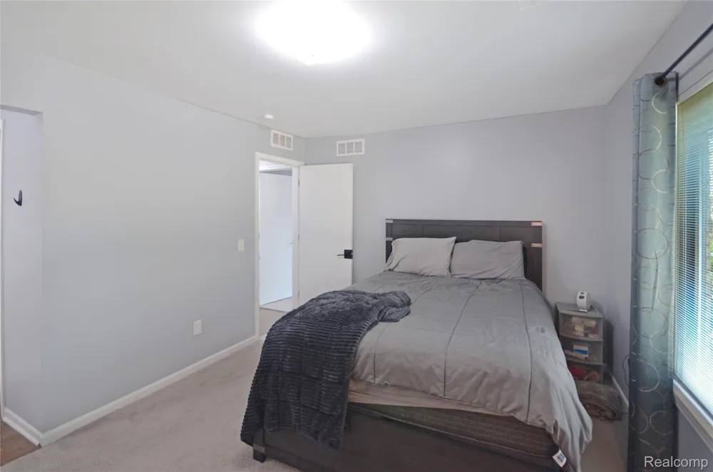 34900 Mercer Fraser City, MI 48026
