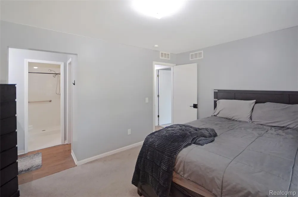 34900 Mercer Fraser City, MI 48026