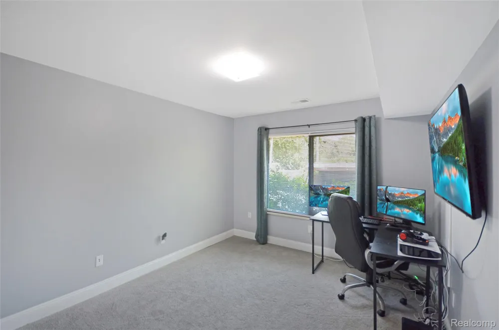 34900 Mercer Fraser City, MI 48026