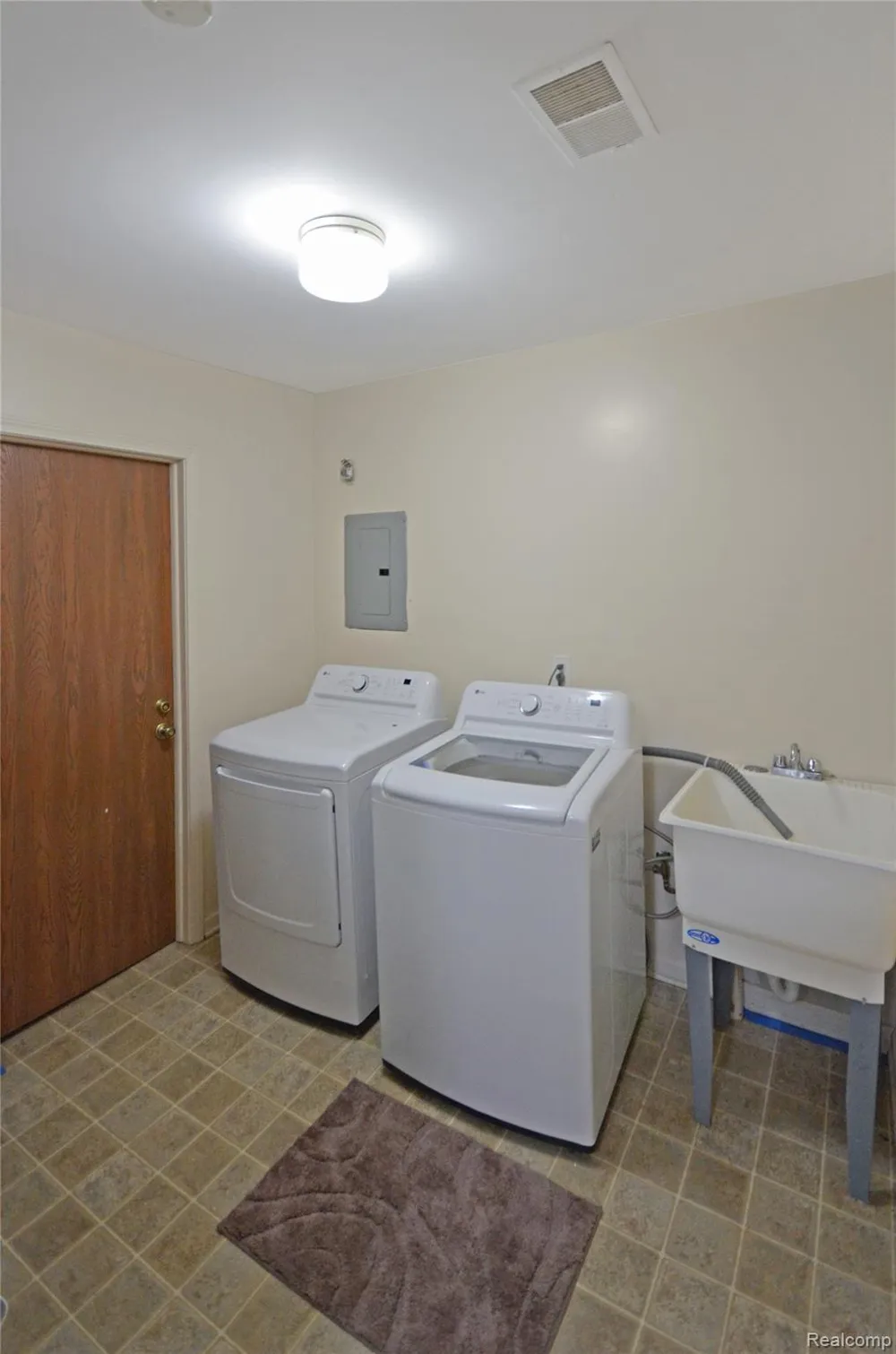 34900 Mercer Fraser City, MI 48026