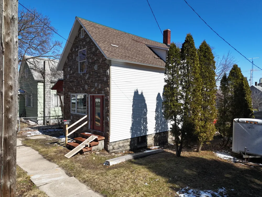 519 Davis Street Manistee City, MI 49660
