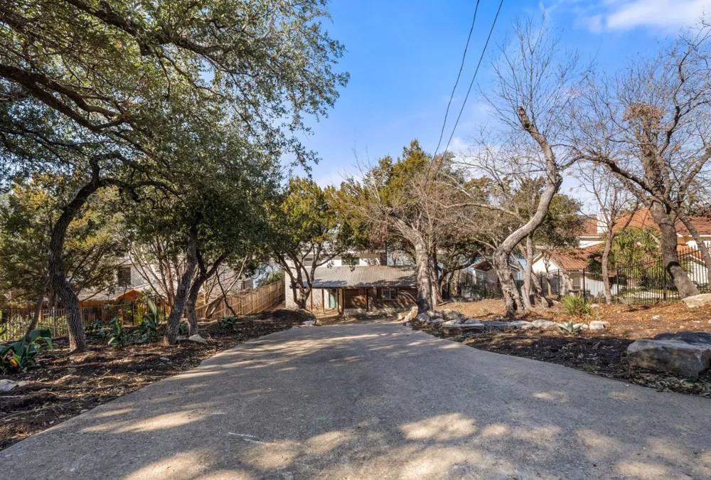 8124 Joy Road Volente, TX 78641