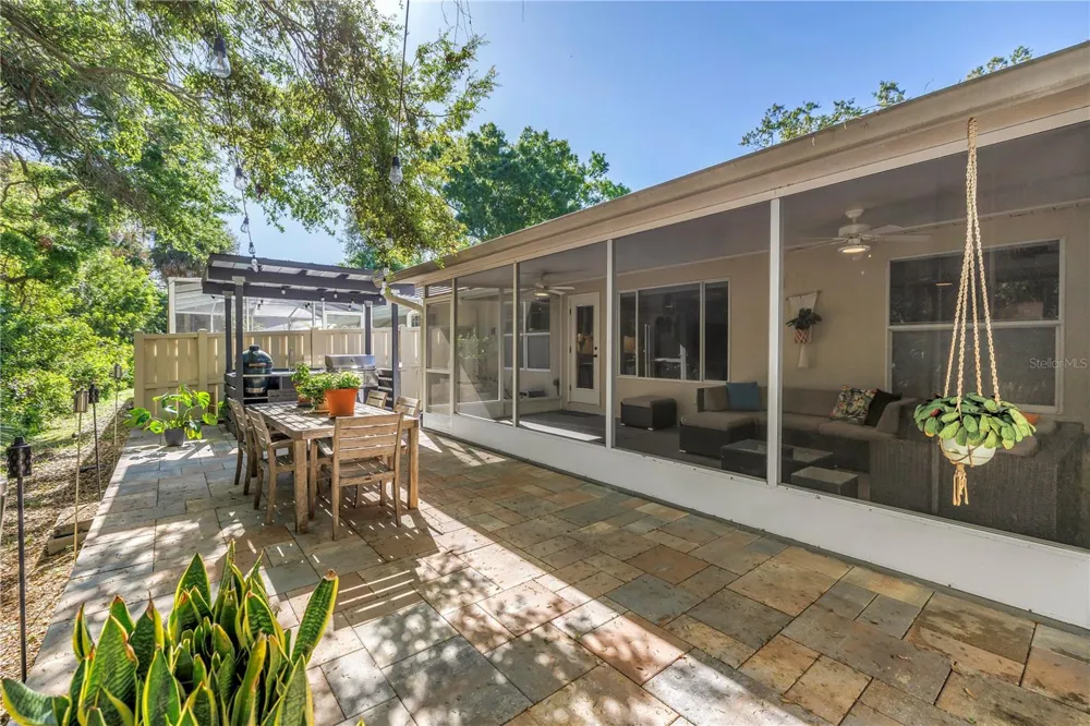 355 RED CEDAR COURT NE St Petersburg, FL 33703