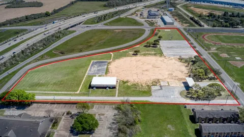 10 Fields Store At Hwy 290 Road