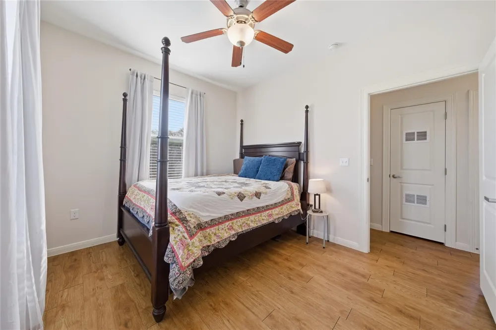 1912 55th Street Galveston, TX 77551