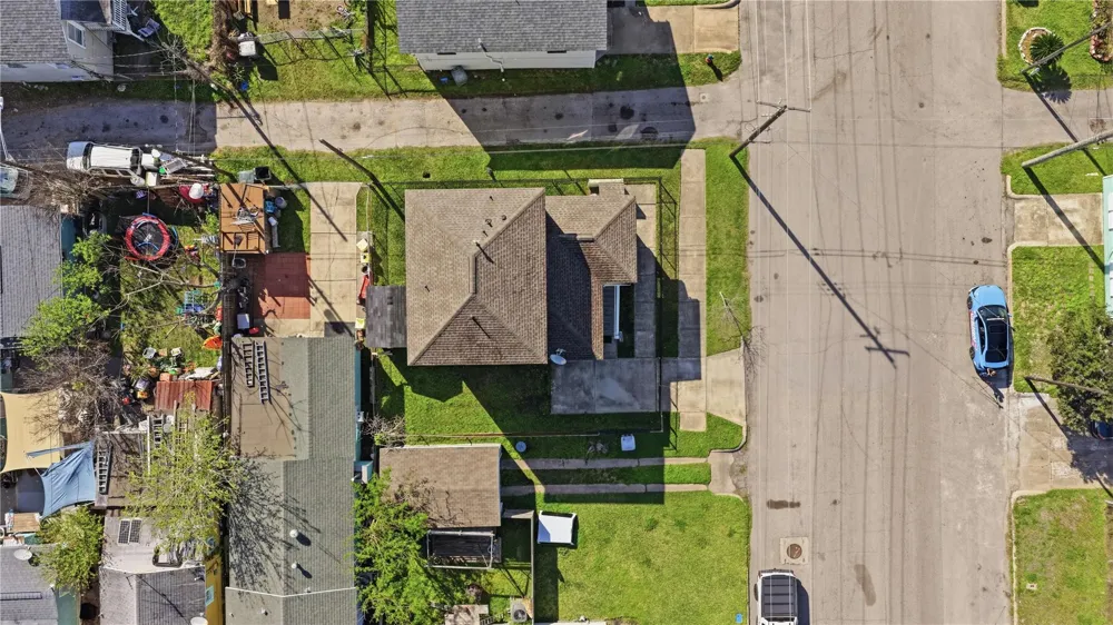 1912 55th Street Galveston, TX 77551