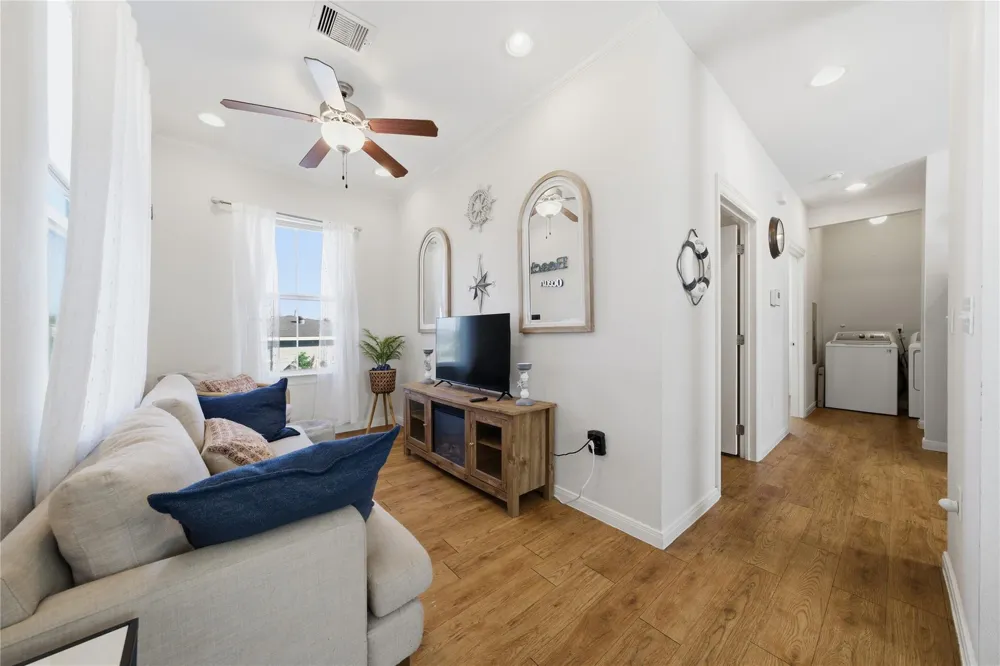 1912 55th Street Galveston, TX 77551