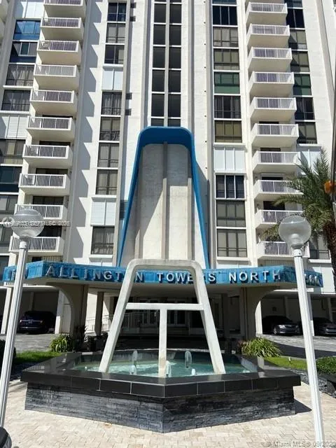 1500 S Ocean Dr #4K