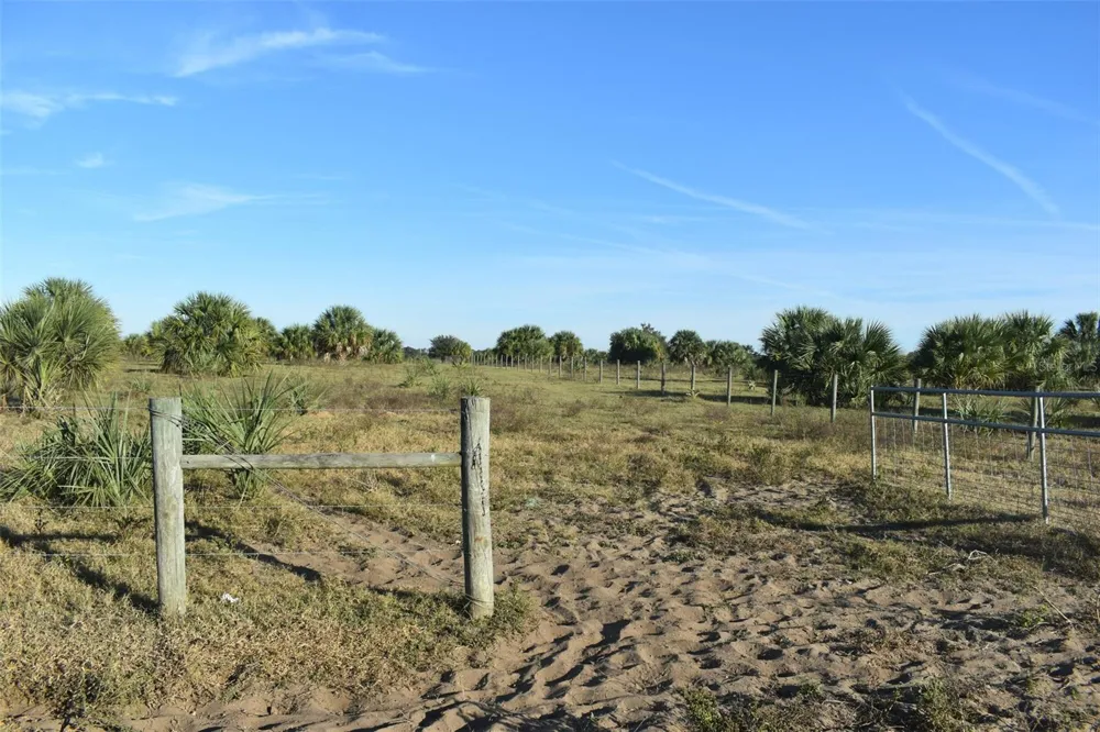 13800 COUNTY ROAD 450 Umatilla, FL 32784