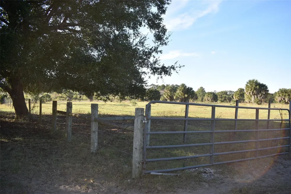 13800 COUNTY ROAD 450 Umatilla, FL 32784