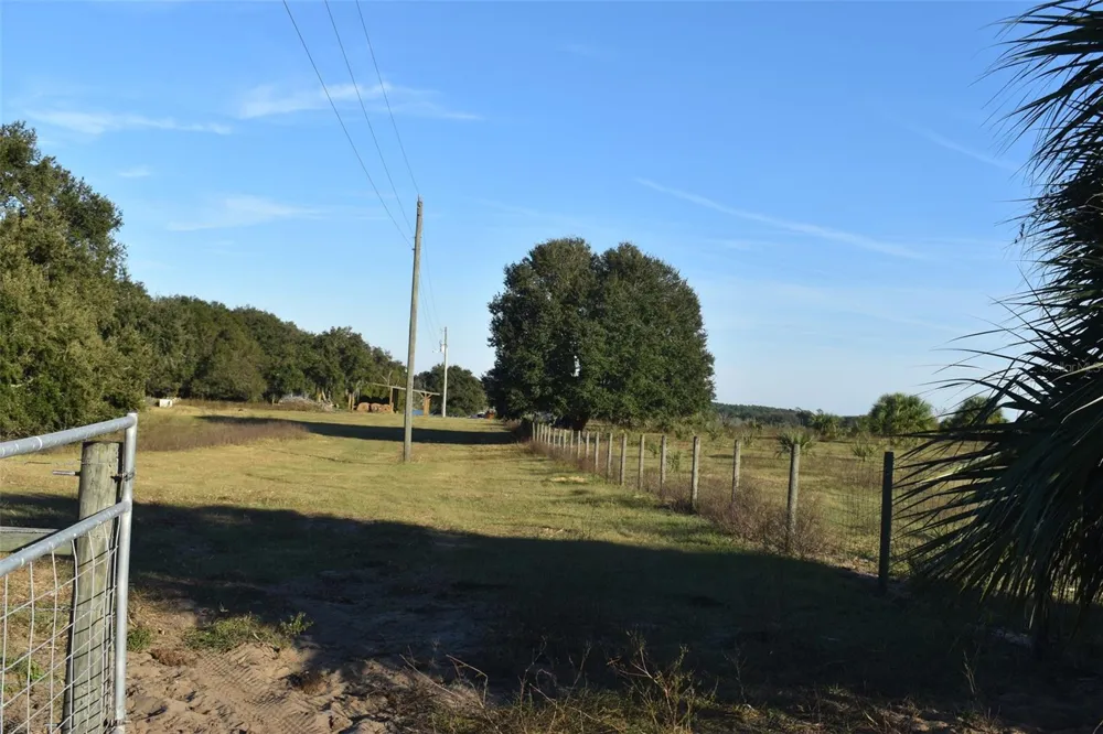 13800 COUNTY ROAD 450 Umatilla, FL 32784