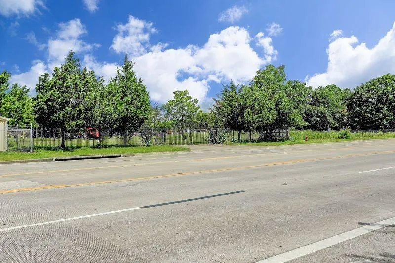 13720 Fm 1764 Road Santa Fe, TX 77517