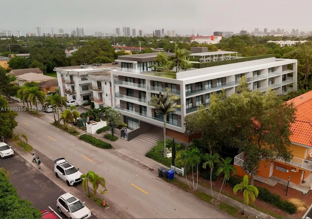 2242 Monroe St Hollywood, FL 33020