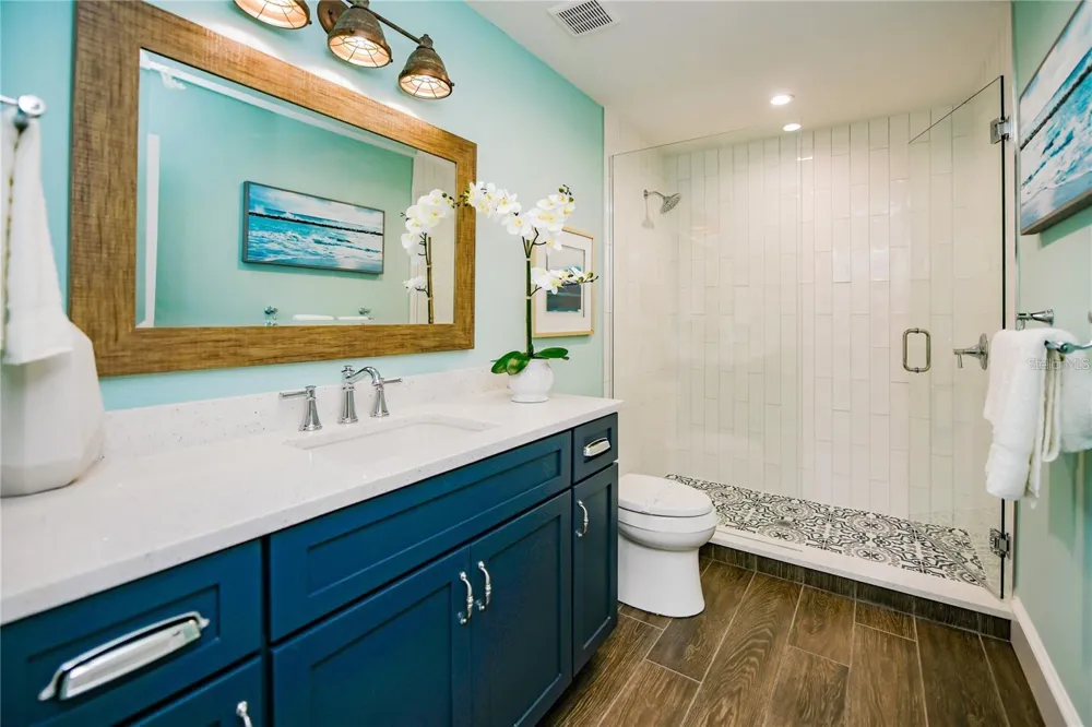 336 AVENIDA DE MAYO Sarasota, FL 34242