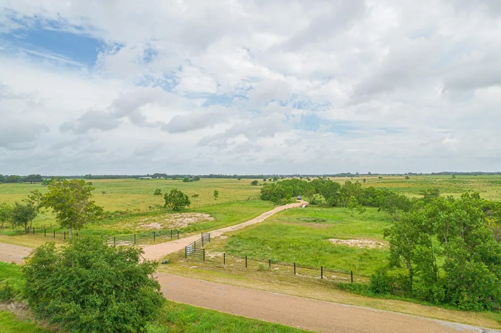 15 Bernardo Road Cat Spring, TX 78933