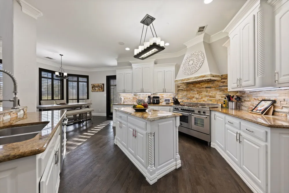 332 Sedona Falls Drive Sunnyvale, TX 75182
