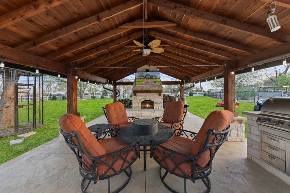 332 Sedona Falls Drive Sunnyvale, TX 75182