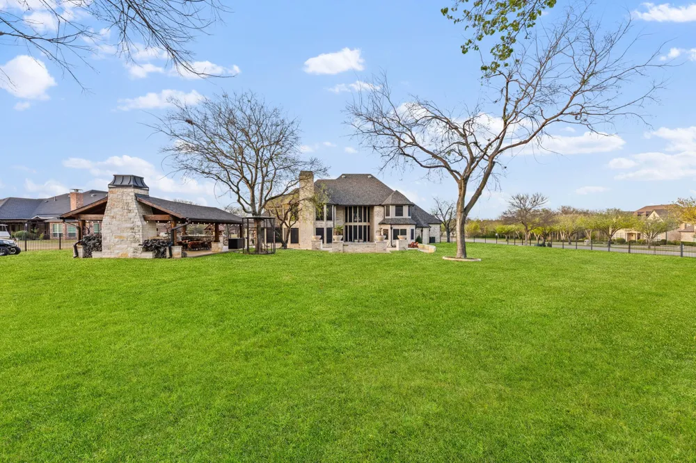 332 Sedona Falls Drive Sunnyvale, TX 75182